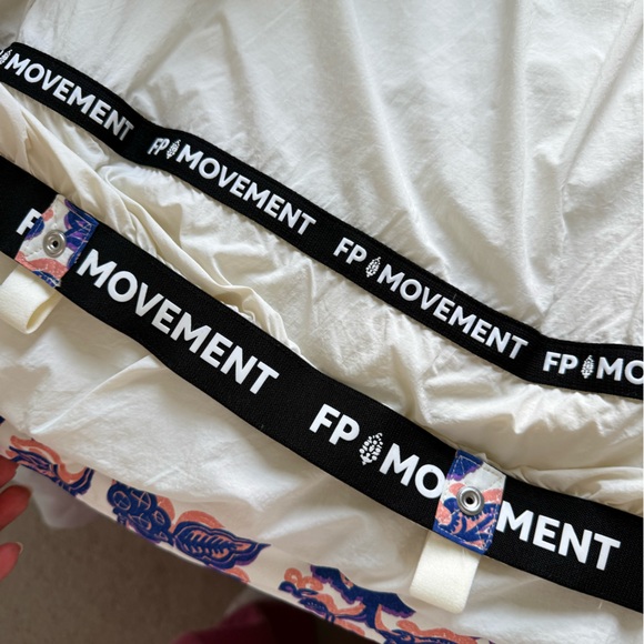 FP Movement by Free People Women's Ski Snow Waterproof Jacket - Picture 4 of 7